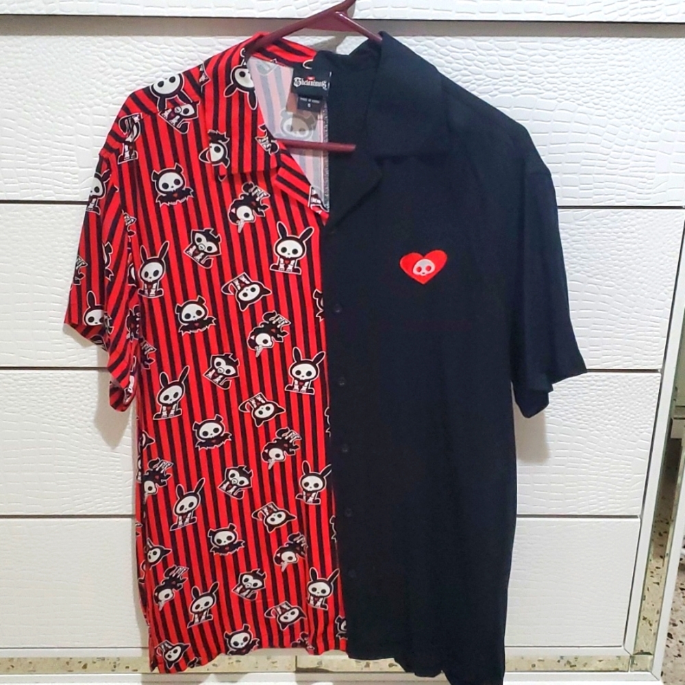 Skelanimals shirt size small.